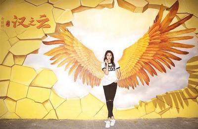 次元墻已裂！戲精關曉彤-耶亞希小仙女的戀情是否坐實？